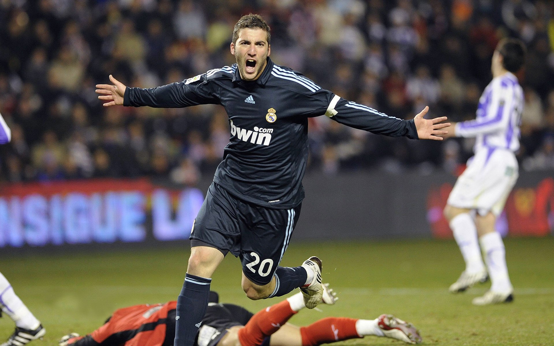 申花1-3失利,继续遭遇亚冠难题,申花1_0