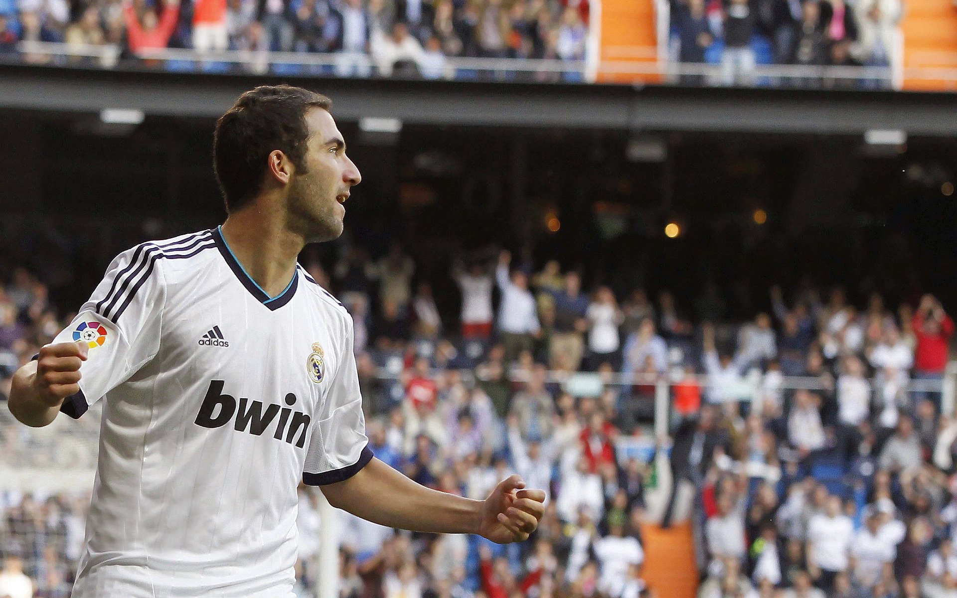 阿森纳中场核心伤愈复出，球队锋线活力提升，阿森纳阵型站位战术图